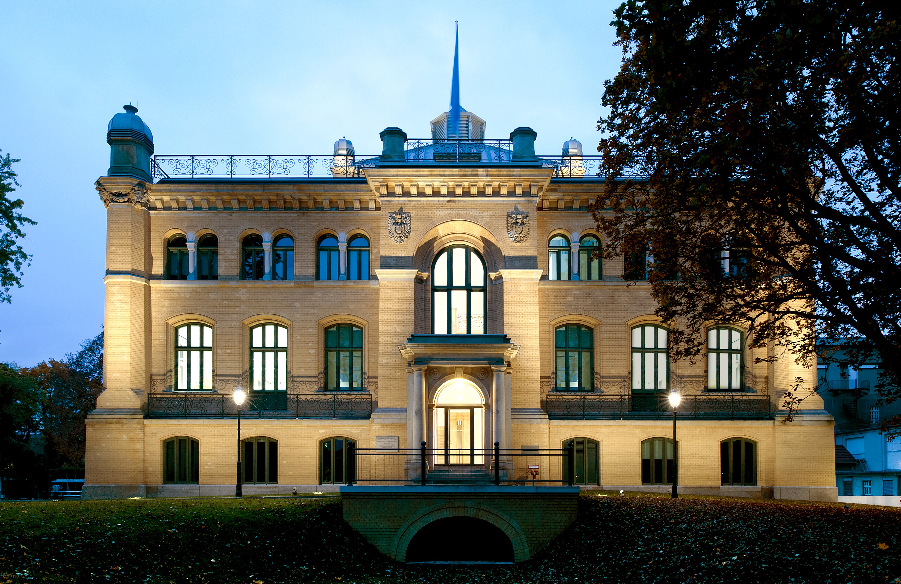 Observatorium bei Nacht